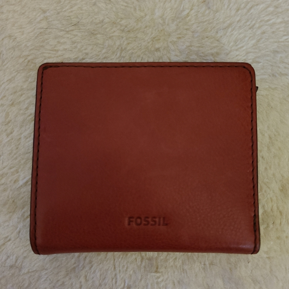 Fossil Emma Leather RFID Mini Bifold Wallet Wine